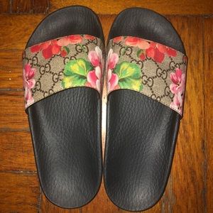 NO BOX USED women 100% authentic Gucci slides